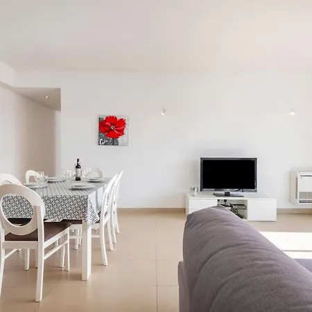 & Family | Cavalo Preto Appartement
