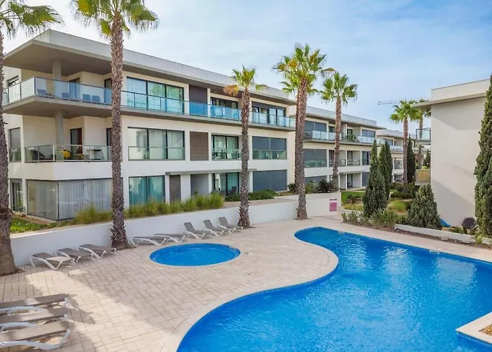 & Family | Cavalo Preto *