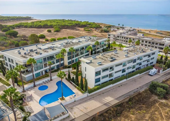 & Family | Cavalo Preto Apartamento Quarteira