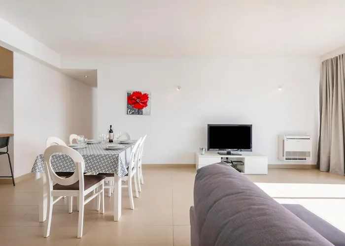 & Family | Cavalo Preto